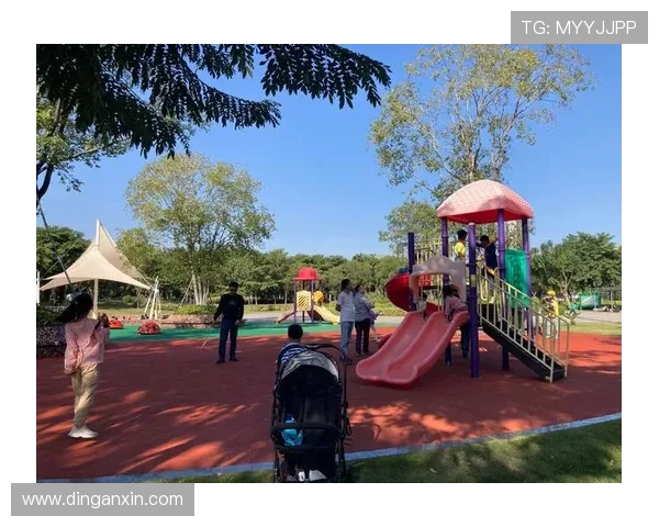 每天九点开启嘻嘻娱乐新篇章，丰富多彩的娱乐内容等你来发现